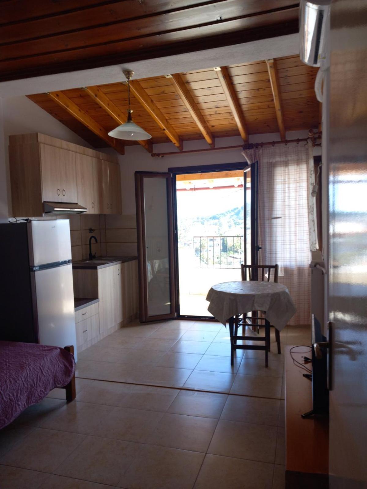 Katerinas Apartmens Skiathos Town Exterior photo