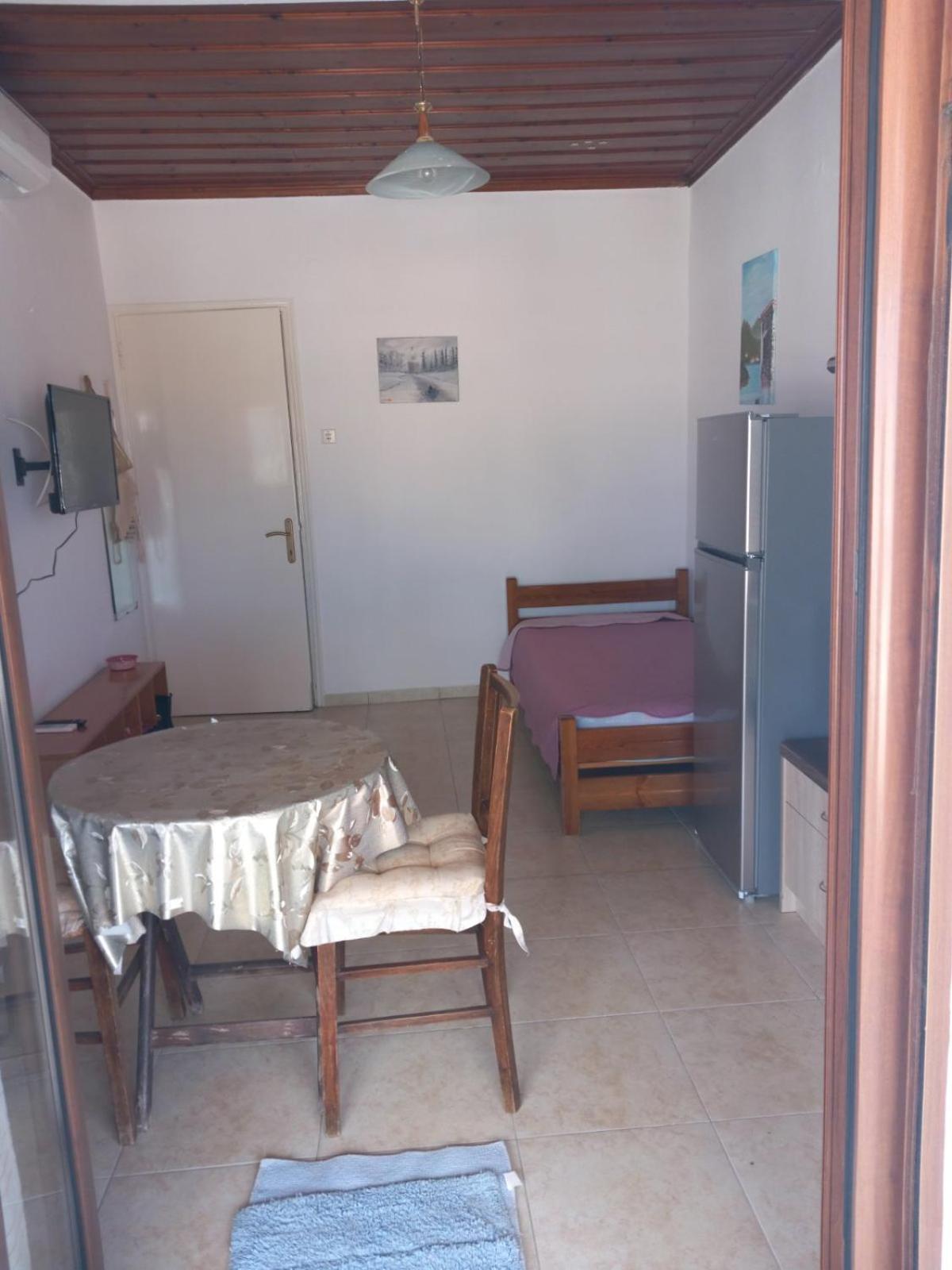 Katerinas Apartmens Skiathos Town Exterior photo