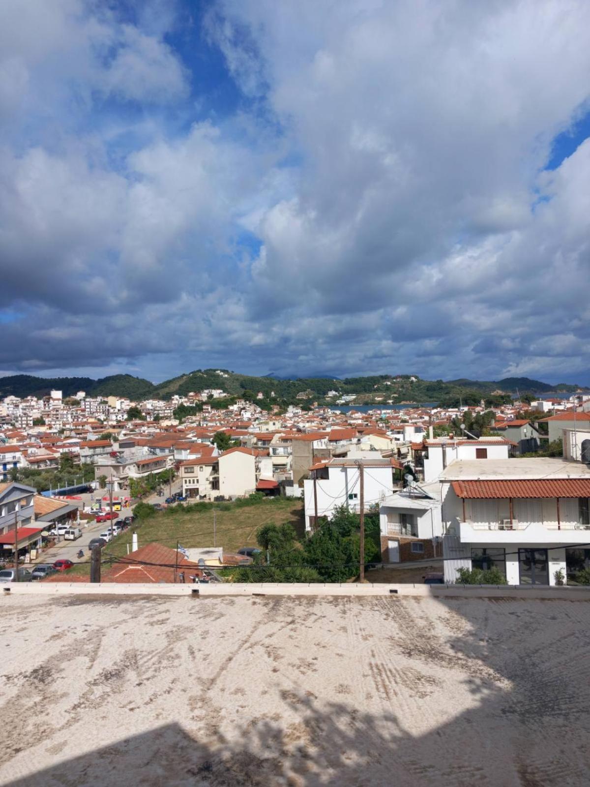 Katerinas Apartmens Skiathos Town Exterior photo