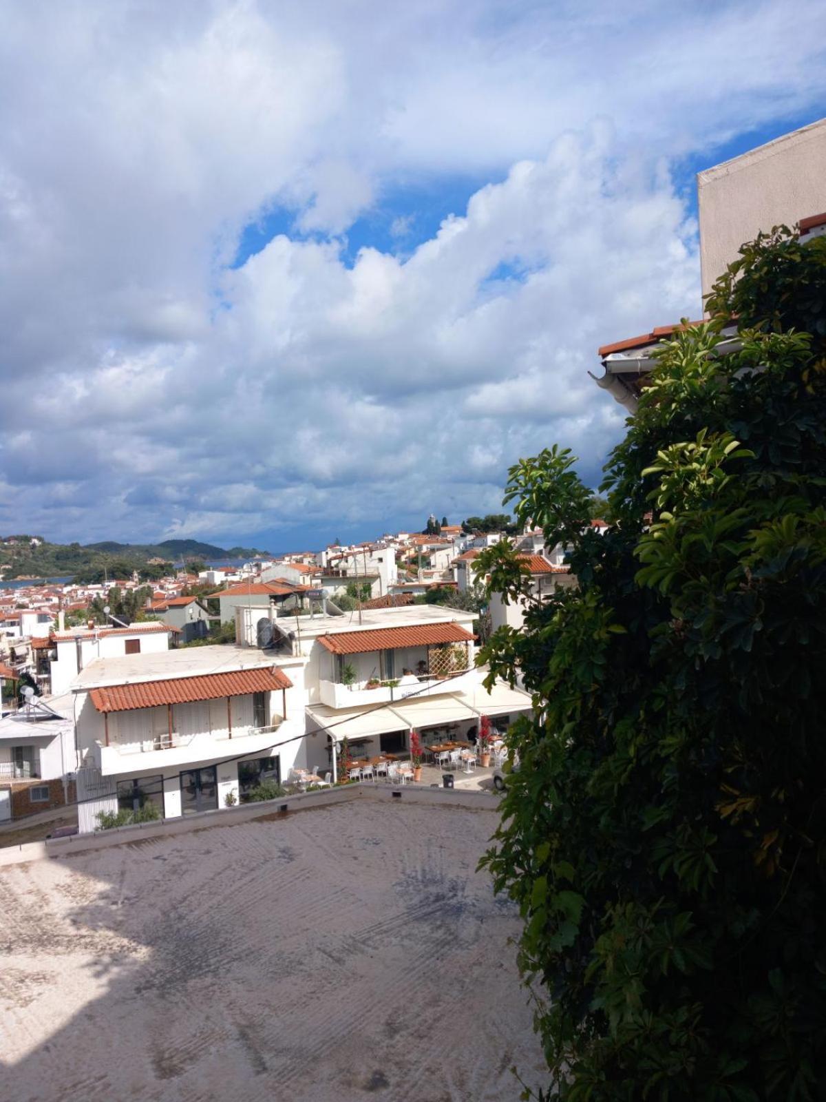 Katerinas Apartmens Skiathos Town Exterior photo