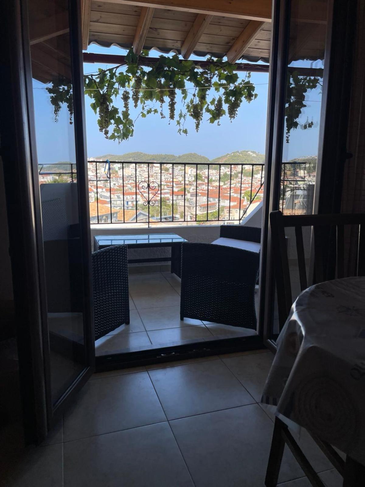 Katerinas Apartmens Skiathos Town Exterior photo