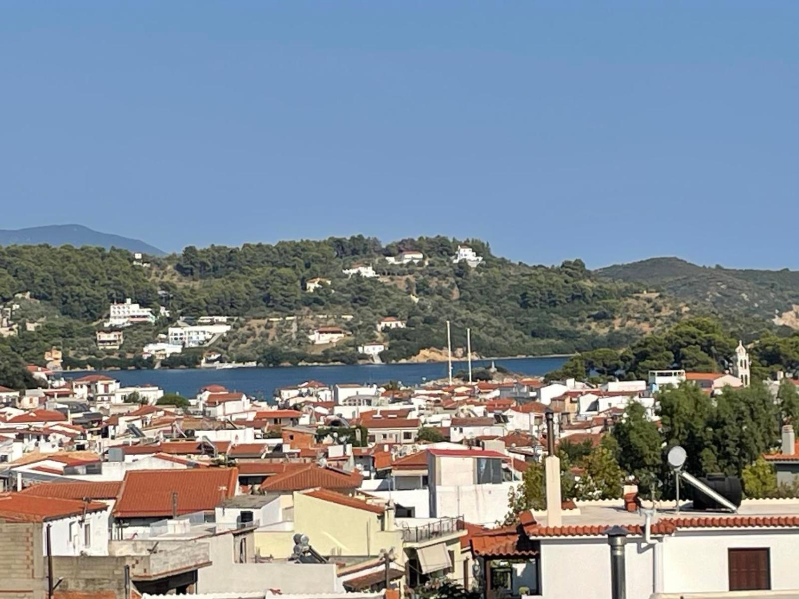 Katerinas Apartmens Skiathos Town Exterior photo