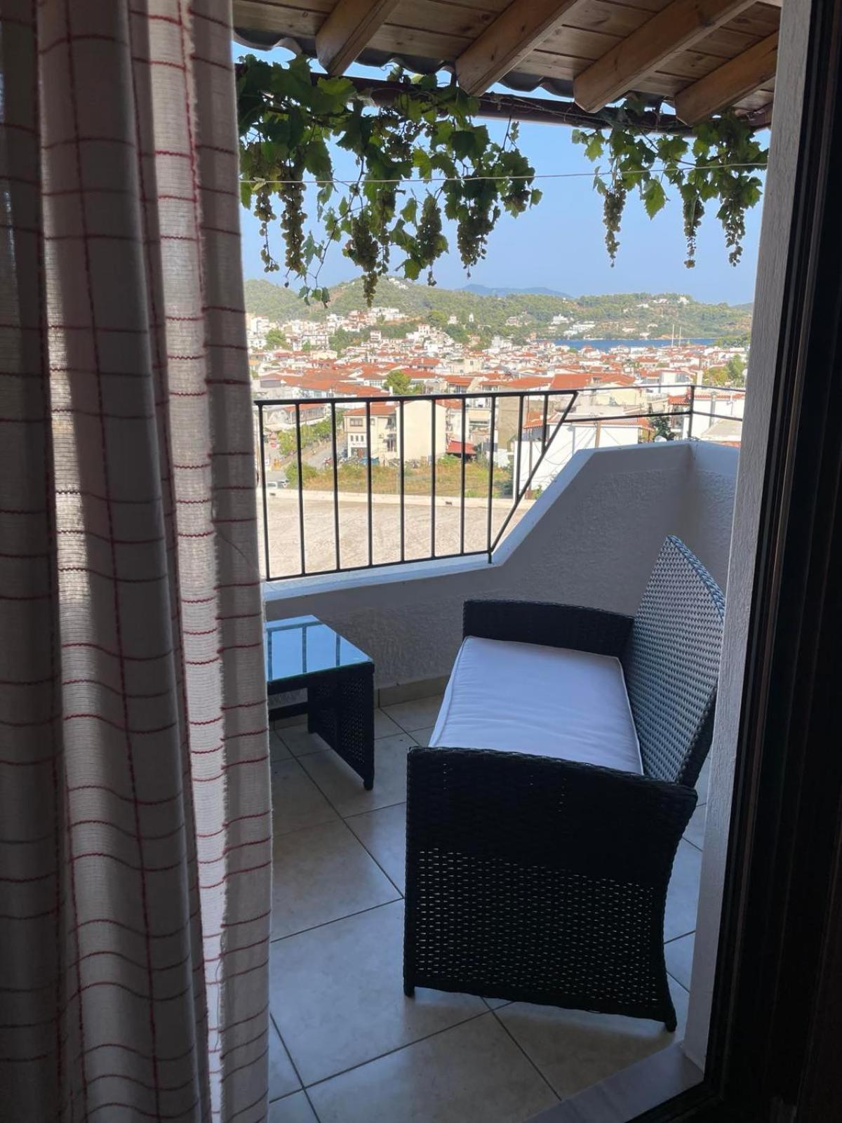 Katerinas Apartmens Skiathos Town Exterior photo
