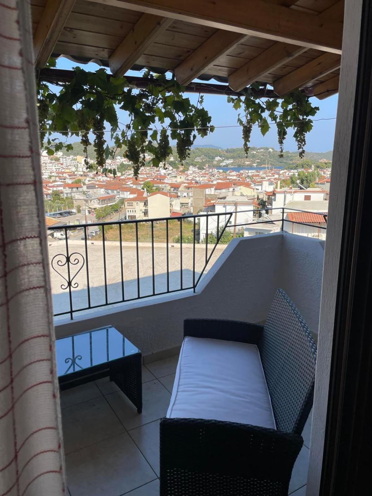 Katerinas Apartmens Skiathos Town Exterior photo