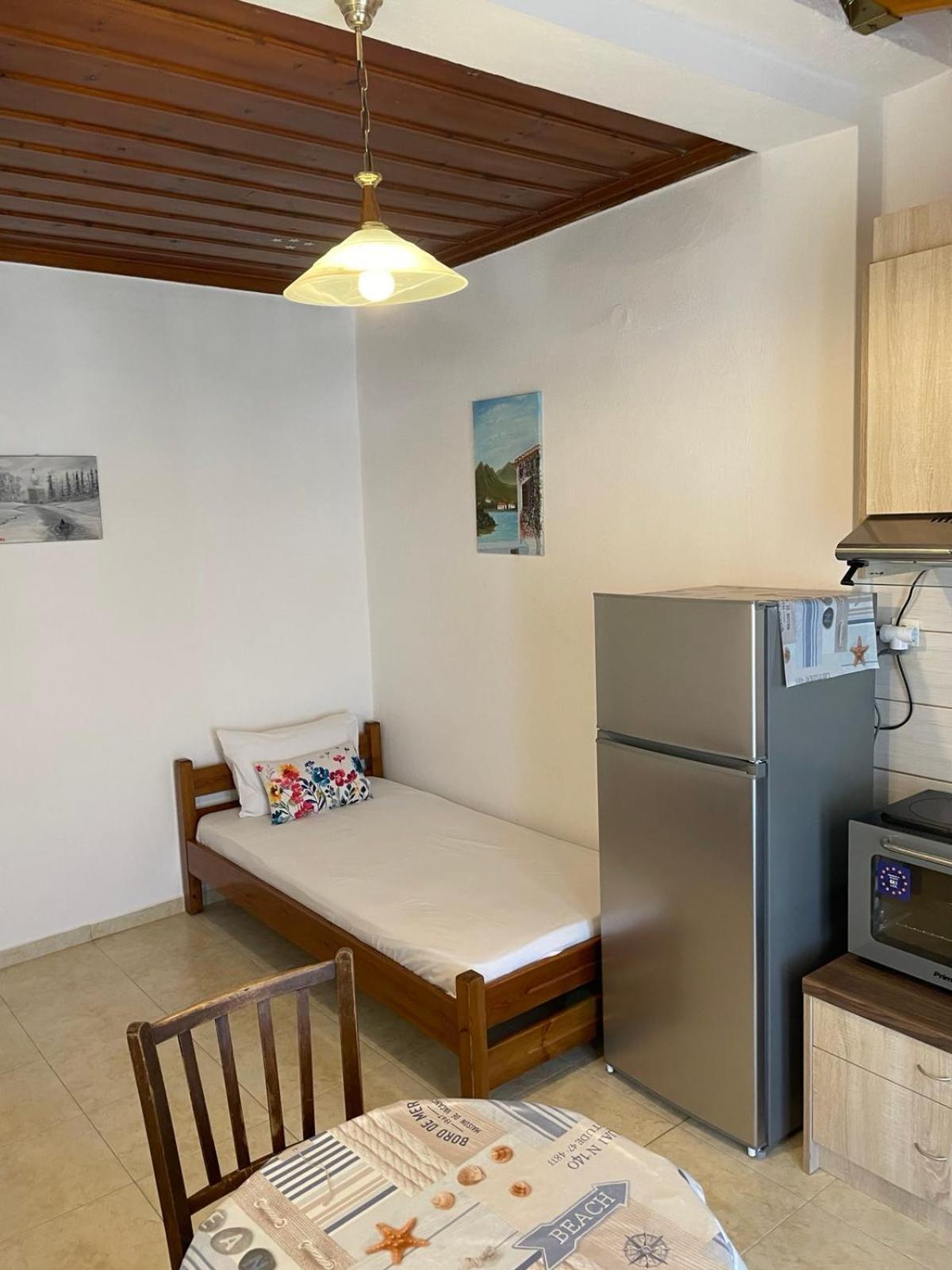 Katerinas Apartmens Skiathos Town Exterior photo