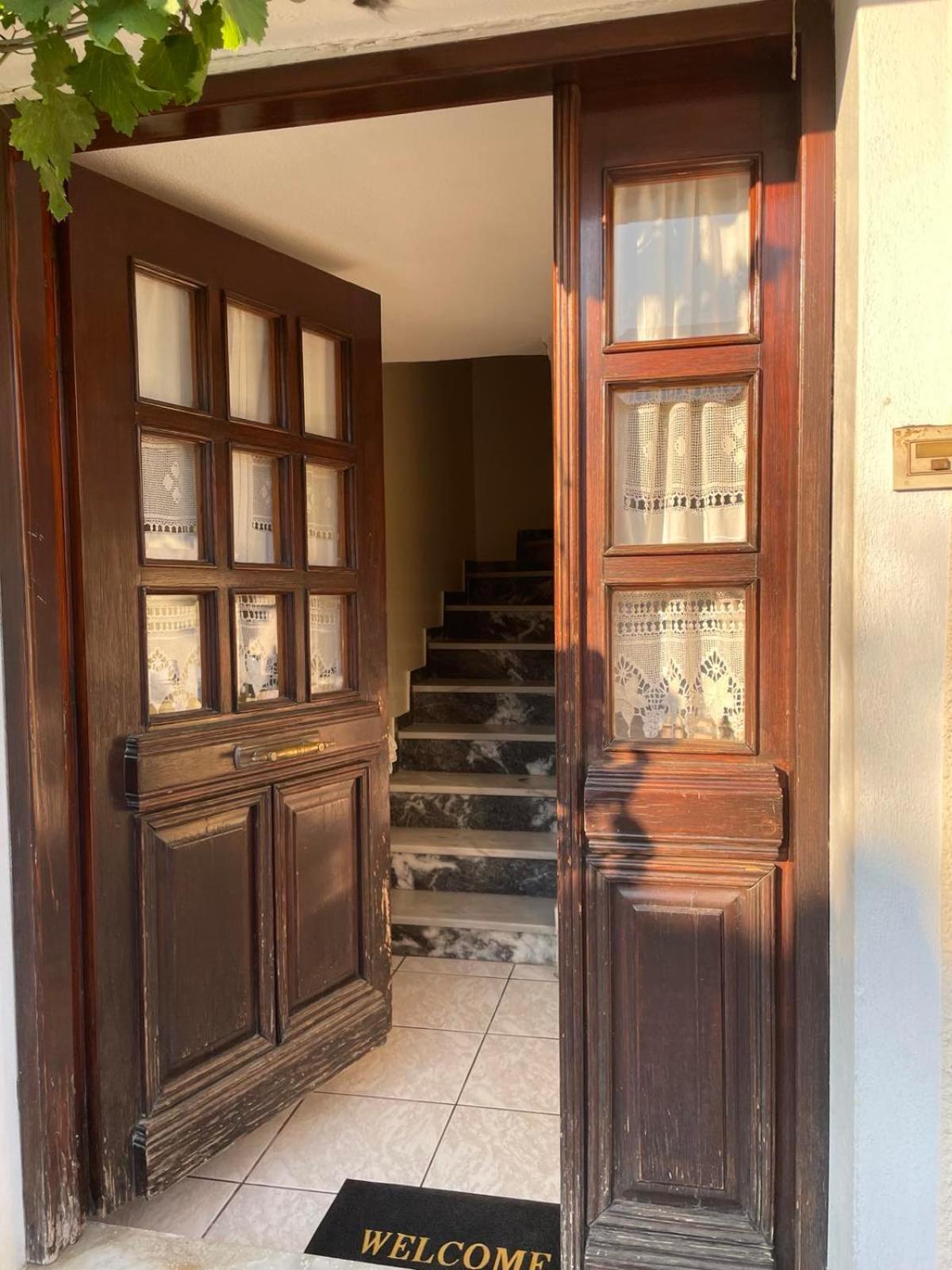 Katerinas Apartmens Skiathos Town Exterior photo