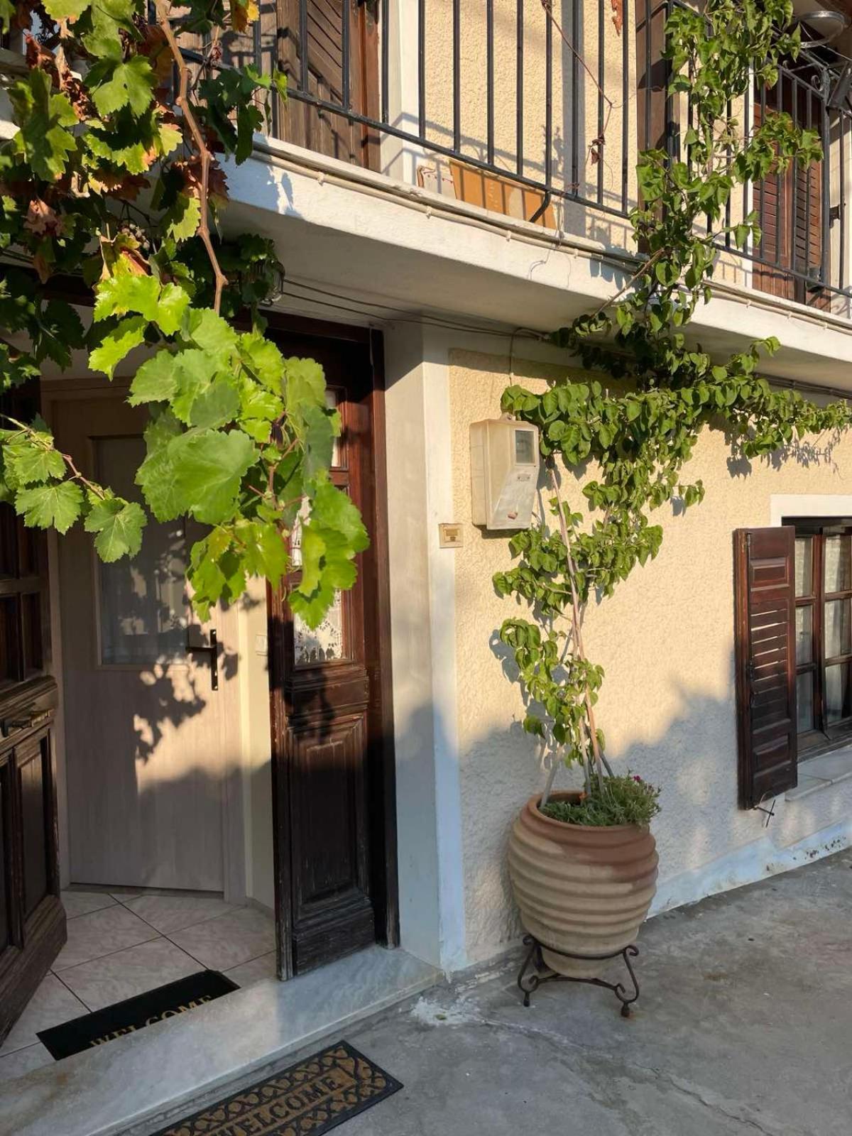 Katerinas Apartmens Skiathos Town Exterior photo