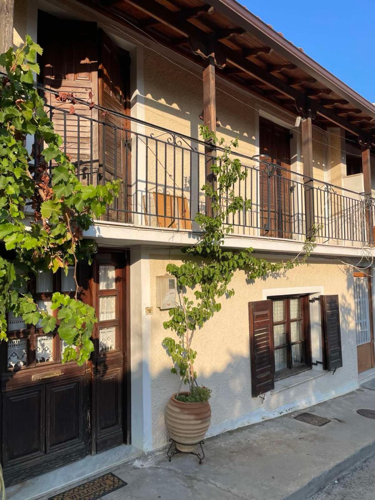 Katerinas Apartmens Skiathos Town Exterior photo